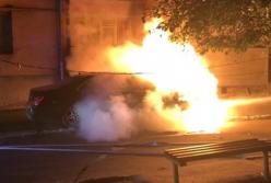 В Ровно сожгли депутатское авто (видео)