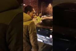В Харькове пьяный неадекват устроил ДТП и напал на беременную девушку (видео)