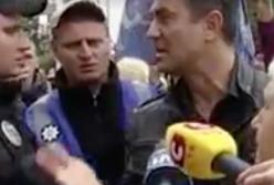 Кричал и звал полицию! Бурная реакция нардепа Тищенко на прикосновения женщин (видео)