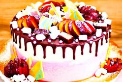 Воздушный торт с очень вкусной начинкой "Подарок": рецепт без выпечки (видео)