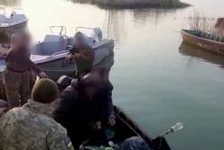 В Одесской области браконьер напал с ножом на пограничника из-за 150-килограммовой белуги (видео)