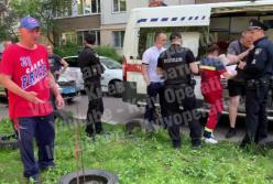 В Киеве произошла перестрелка на детской площадке (видео)