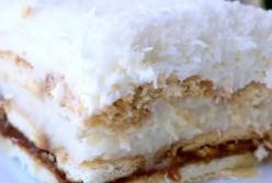 Доступно и быстро: вкусный торт "Рафаэлло" без выпечки (видео)