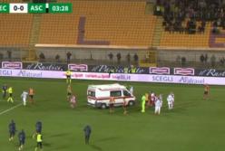 Футболист потерял сознание на первой минуте матча в Италии (видео)