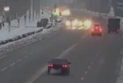 На Днепропетровщине автомобилист жестко проучил женщину-пешехода (видео)