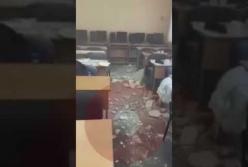 В Одессе на детей во время урока обвалился потолок (видео)