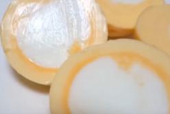 Японский метод: варенное яйцо желтком наружу (видео)