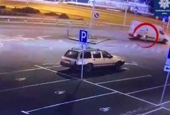 Патрульные задержали спящего пьяного автоугонщика (видео)