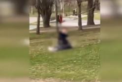 В Запорожье пара занялась любовью в парке (видео)