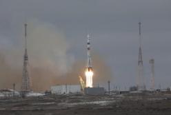Россия запустила ракету Союз с туристами на МКС (видео)