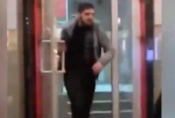  Погром в Альфа банке: парень разгромил битой все отделение (видео)