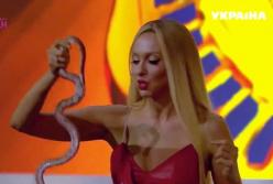 "Я своих не боюсь": что заставило Олю Полякову взять в руки змею (видео)