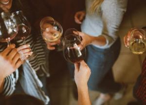 Таджикистан, демократическая страна, где празднование дня рождения на публике считается незаконным