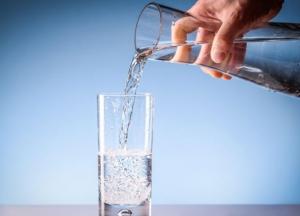 ​Правда ли, что пить воду во время еды вредно