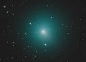 Две красивые зимние кометы
