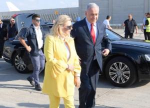Три бутылки шампанского в день: что говорят о жене Нетаньяху, которая бросила хлеб-соль на украинскую землю