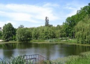 Суровая реальность: в озере Киева умерло все живое