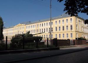 Знищення Академії сухопутних військ: безнадійний ідіотизм, чи агентурна спецоперація?