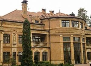 Туалеты в мраморе, золото и дух Ющенко. Что известно о дворце в Конча-Заспе, куда переехал жить Зеленский