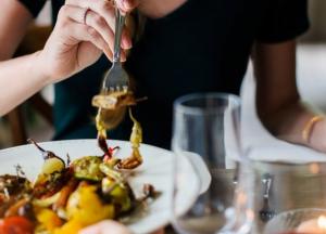 Как не набрать лишних килограммов во время праздников