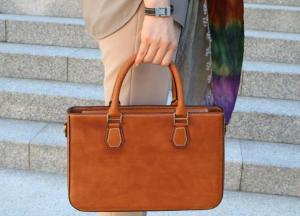 Женщина хочет сумочку, сделанную из кожи с ее ампутированной ноги, и готова заплатить тому, кто ее пошьет, $4 000