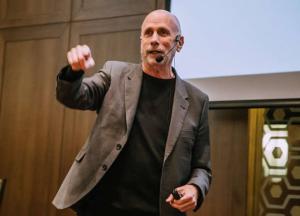 Как достичь успеха: топ-10 советов от знаменитого маркетолога Apple