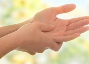 Онемение рук: 7 основных причин