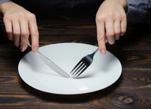 Почему нельзя голодать при похудении: 3 веских причины