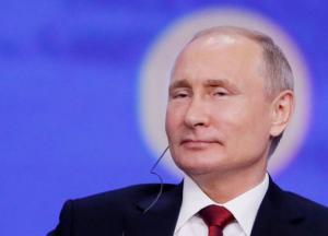 "Путин тут везде висит. Как в Бога верят": крымчане рассказали о жизни по-новому