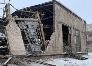 Проваливаются крыши и рушатся заводские цеха: как Донецк идет ко дну