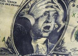 Украинцев ждет новый курс доллара, а мир - масштабная угроза: отчет МВФ