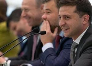 Дно и ад: как у Зеленского хотят изменить Конституцию