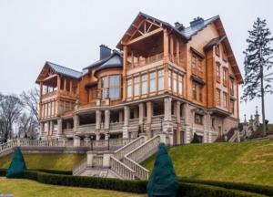 За расследование по Межигорью Януковича журналисты получили угрозы и чернуху (Видео)