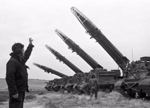 «Полная» боевая готовность России: с кем собрались воевать?