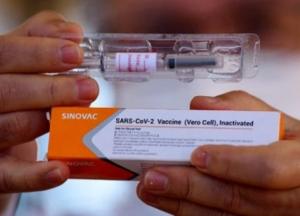 Украинцев будут прививать вакциной CoronaVac: все подробности о препарате