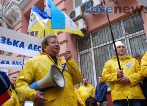Протестующие атомщики «предупредили» министра Петренко