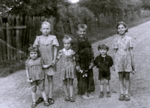 Дитинство, якого тепер не має ніхто