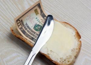 Украинцы проедают половину доходов: как сэкономить