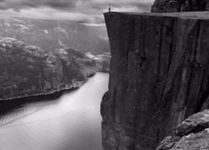 Проснитесь, вы летите в пропасть