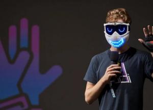 Роборука и умная маска: чем удивляли украинские стартапы на CES 2022