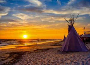 «Вольное поселение» на украинском побережье: «Кинбурн Кемп» вместо Гоа