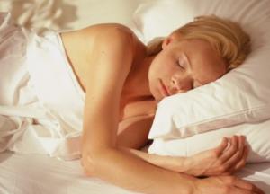 Спать без одежды полезно: 5 неожиданных преимуществ 