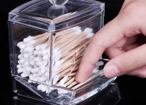 Как правильно чистить уши: почему стоит отказаться от «ушных» палочек