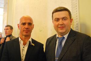 В Раде не сидят враги народа, которые хотят ухудшить жизнь гражданам, – депутаты от «Народного фронта»