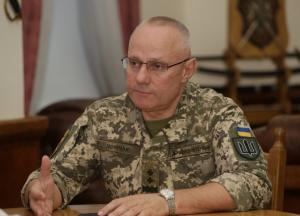 Замість реформи армії: держава подарувала головнокомандувачу Збройних сил Хомчаку третю квартиру