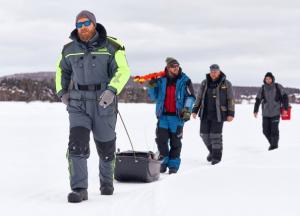 Как выбрать зимний костюм для рыбалки?