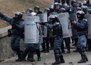 Покривателям убивць Небесної сотні допомагає тиша