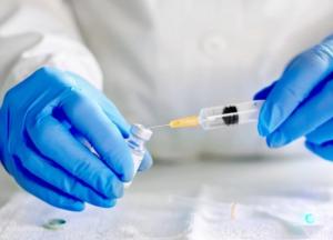 8 млн вакцин замість 40 млн. Чому Україна в аутсайдерах із закупівлі вакцин від COVID-19