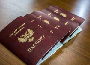Чиновники «Л/ДНР» рекомендуют своим знакомым восстанавливать украинские документы