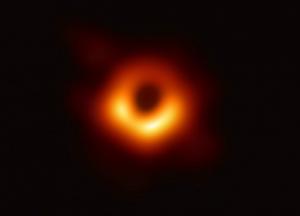 Первый снимок черной дыры – как это сделано: пять петабайт данных и полтонны жестких дисков